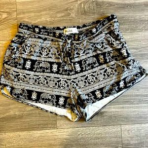 Mudd elephant shorts. Size XL